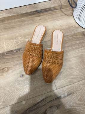 Adrienne Vittadini AV-Lizzi Mules Color: Clementine Size US 9M